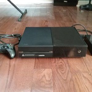 Microsoft Xbox One 1TB Black Console Bundle TESTED Model #1540